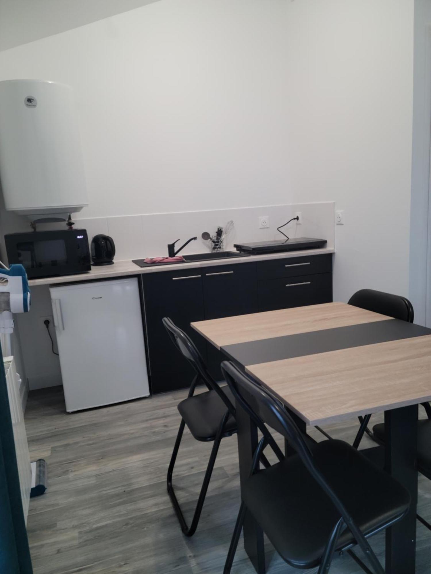 Le Studio Saint-Pierre-Montlimart ภายนอก รูปภาพ
