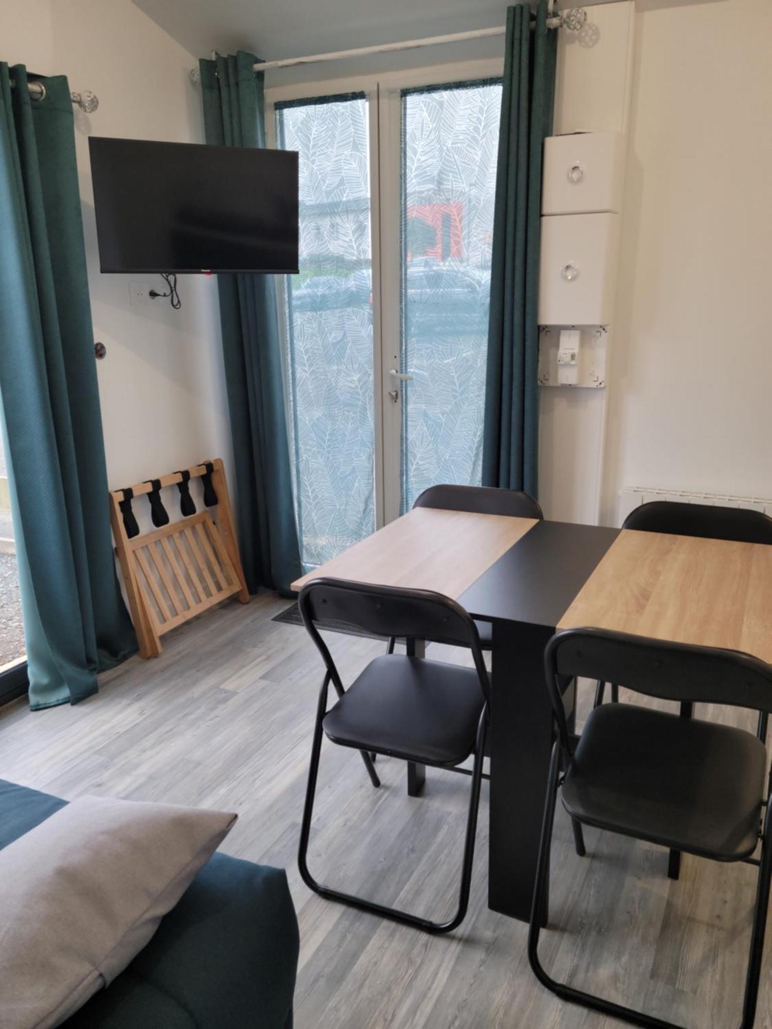 Le Studio Saint-Pierre-Montlimart ภายนอก รูปภาพ