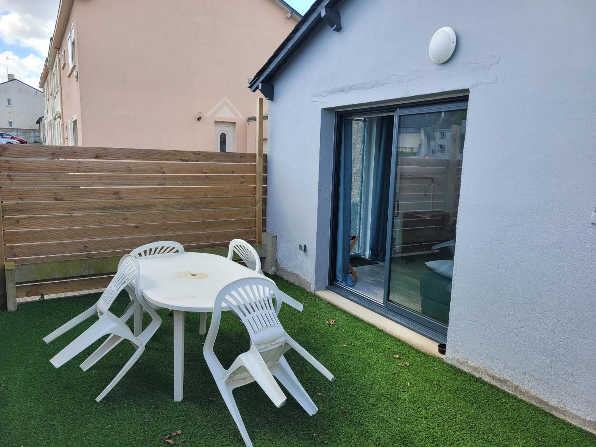 Le Studio Saint-Pierre-Montlimart ภายนอก รูปภาพ